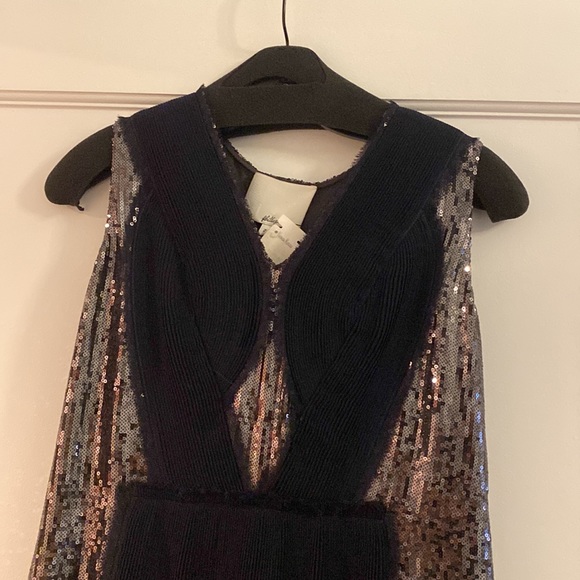 3.1 Phillip Lim Liquid Sequin V Neck Top with pintucked chiffon - Picture 4 of 11